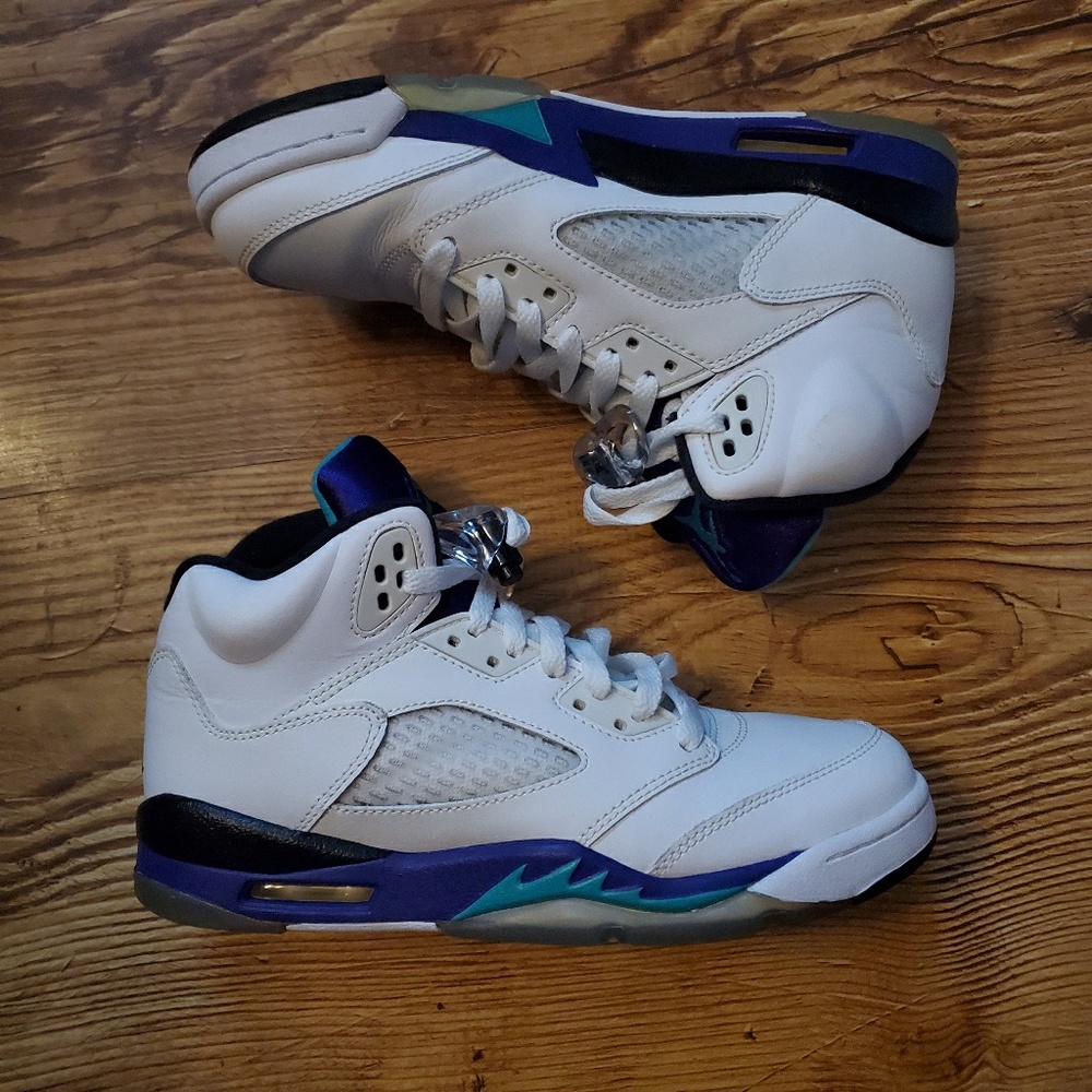 Jordan Grape 5's size 6